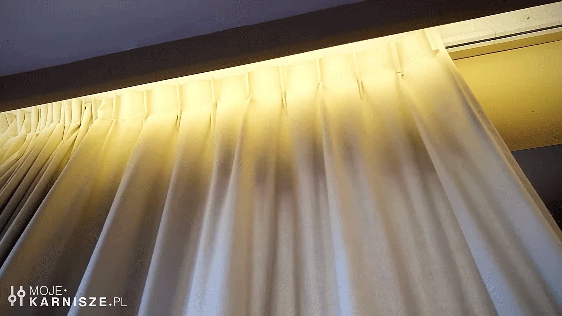 handling KNALL electric curtain rod